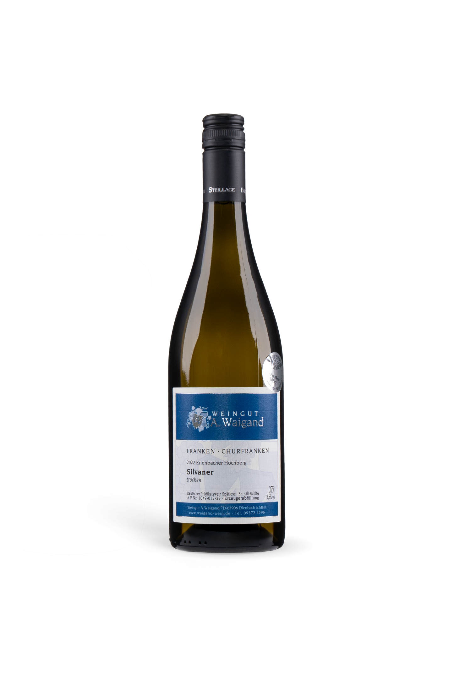 2022er Erlenbacher Hochberg Silvaner trocken Weingut A. Waigand - freigestellte Weissweinflasche