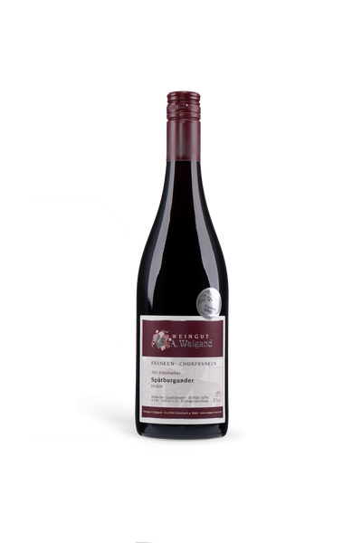 2022er Spaetburgunder Weingut A. Waigand - freigestellte Rotweinflasche PNG